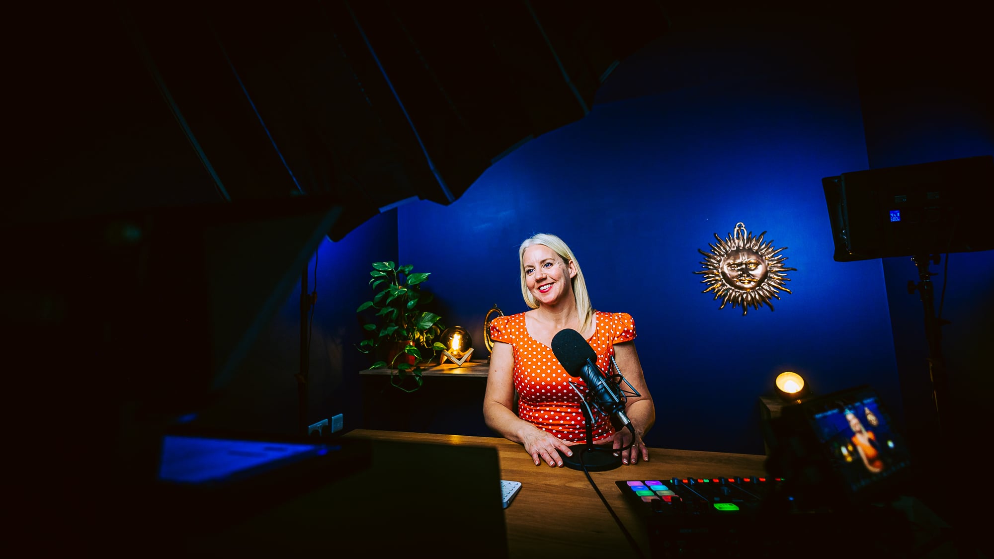 Laura How | Online Counselling & Coaching 1 133A1323